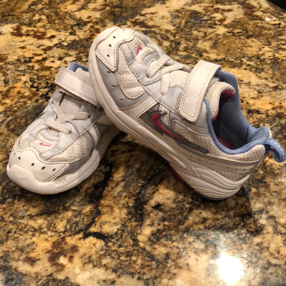 Toddler girl 9C Nike Run